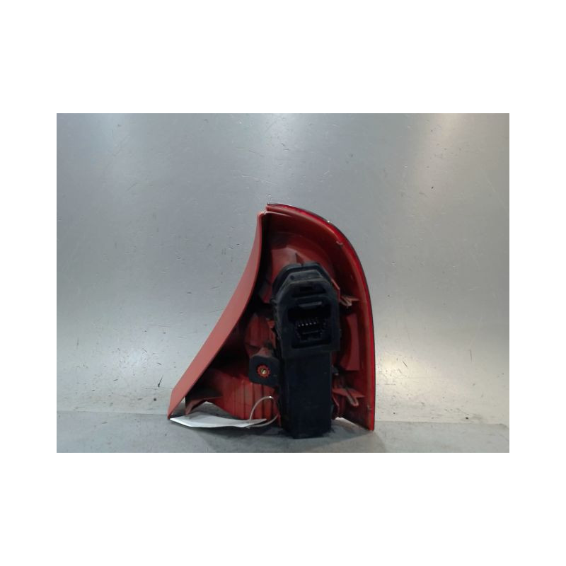 FEU ARRIERE GAUCHE  RENAULT CLIO