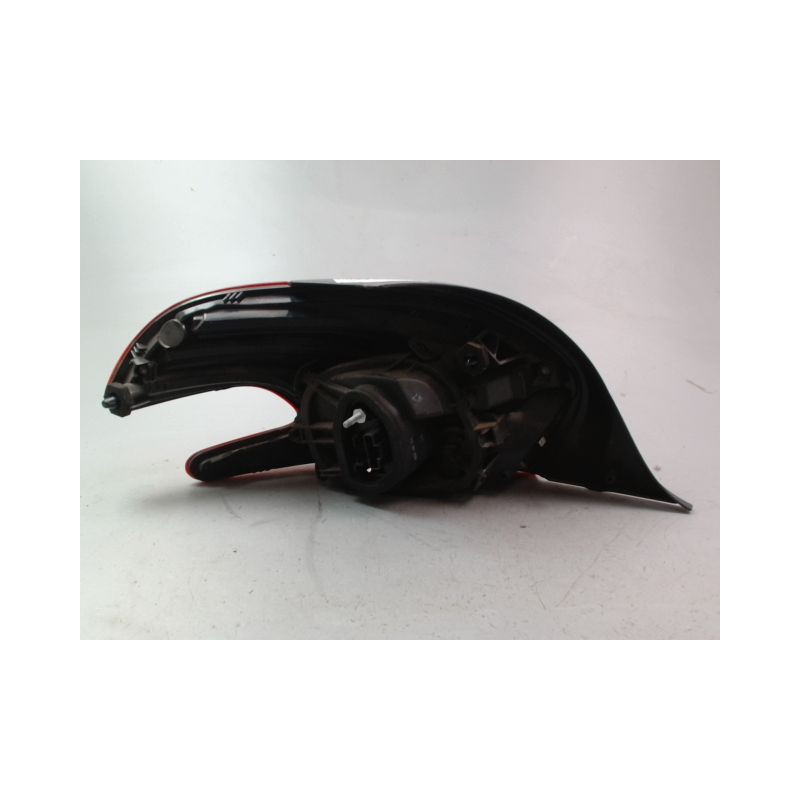 FEU ARRIERE GAUCHE  PEUGEOT 208