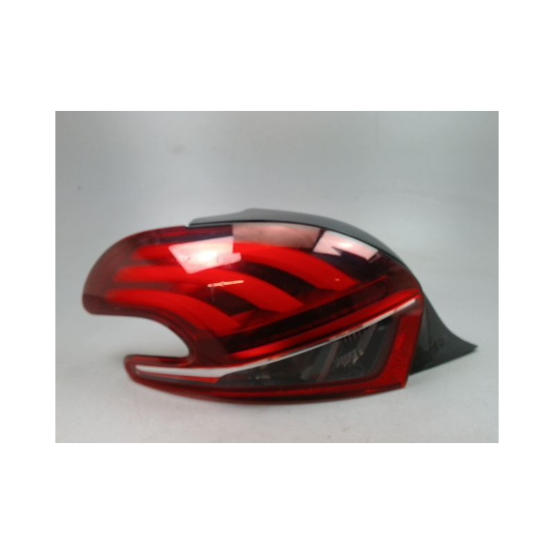 FEU ARRIERE GAUCHE  PEUGEOT 208 Phase 1 2012-...