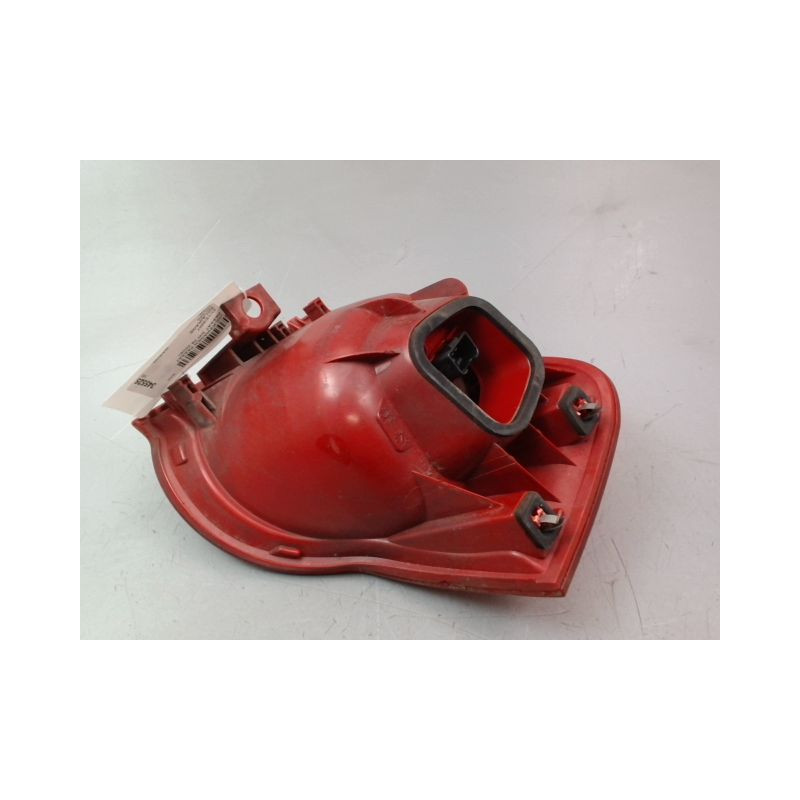 FEU ARRIERE GAUCHE  VOLKSWAGEN PASSAT SW 2005-