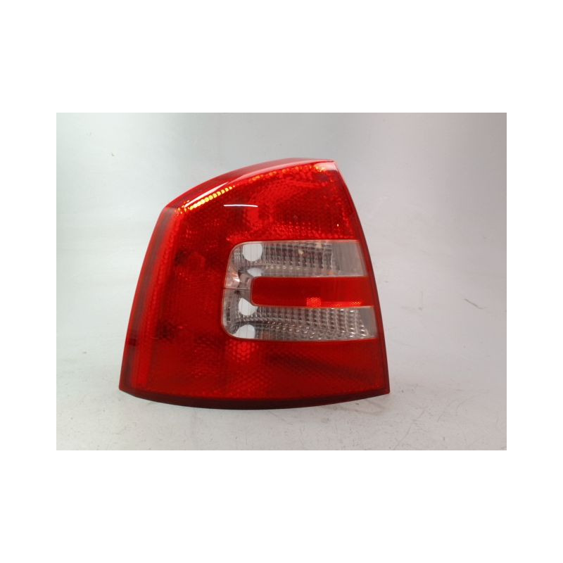 FEU ARRIERE GAUCHE  SKODA OCTAVIA II Phase 1 2004-2008