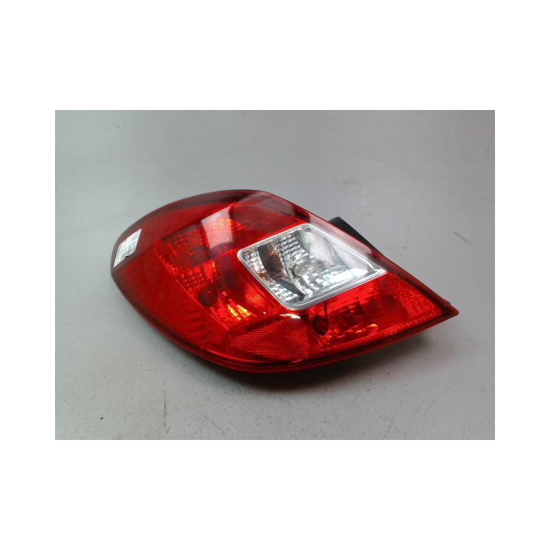 FEU ARRIERE GAUCHE  OPEL CORSA IV Phase 2 (D) 2011-2015