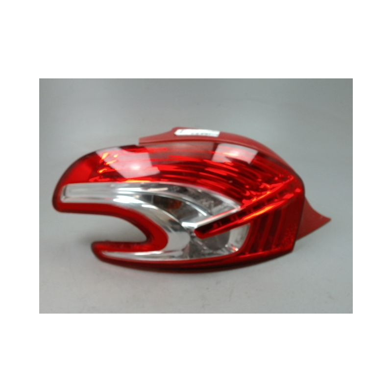 FEU ARRIERE GAUCHE  PEUGEOT 208