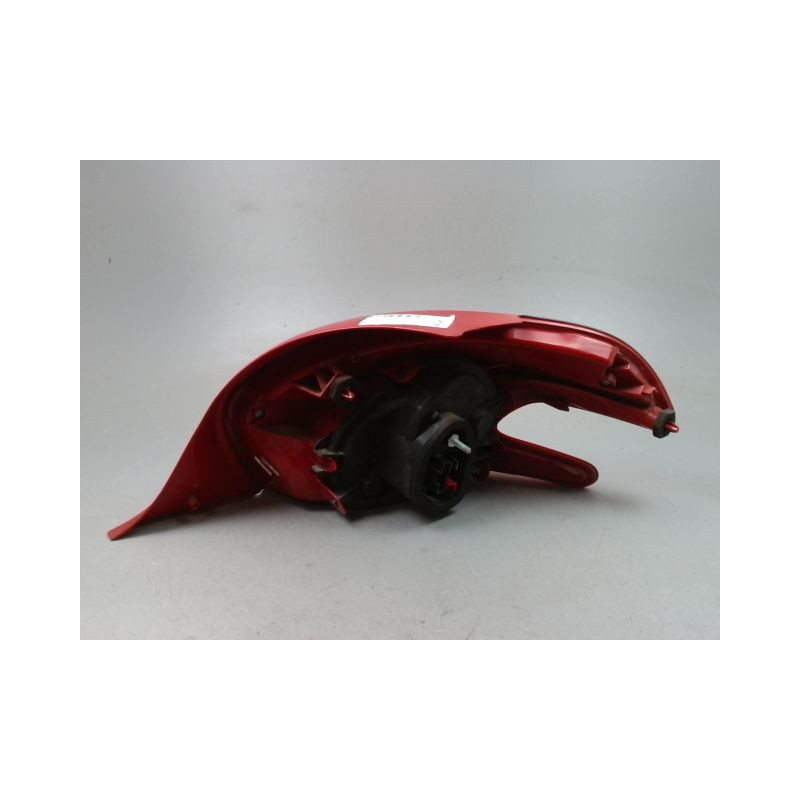 FEU ARRIERE GAUCHE  PEUGEOT 208