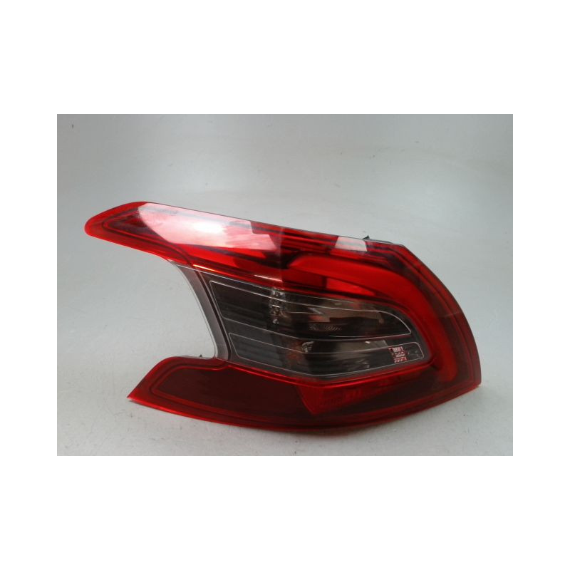 FEU ARRIERE GAUCHE  PEUGEOT 308 2011-