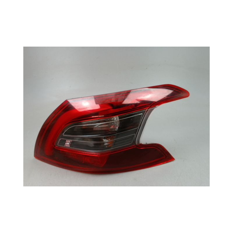 FEU ARRIERE DROIT PEUGEOT 308 2011-