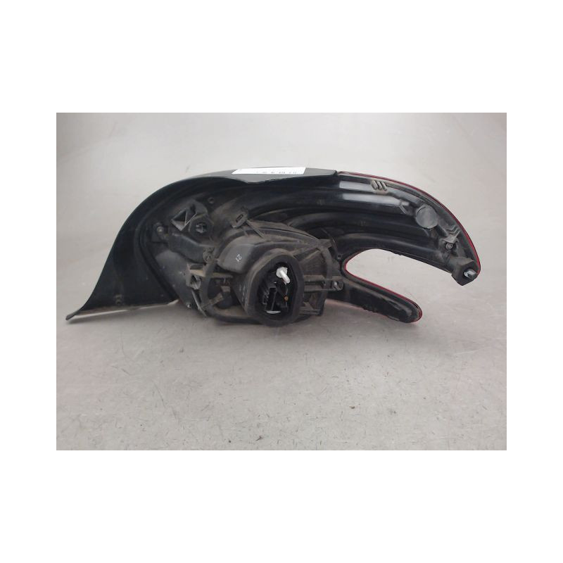 FEU ARRIERE GAUCHE  PEUGEOT 208