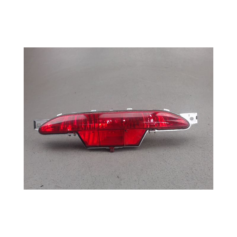 FEU BROUILLARD CENTRAL ARRIERE PEUGEOT 208