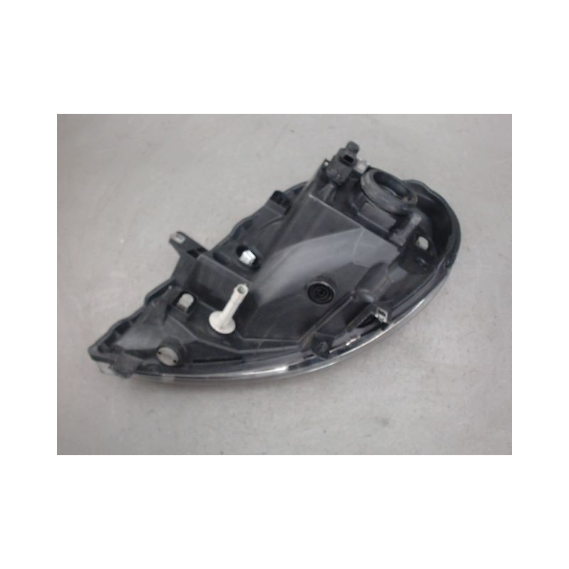 PHARE DROIT RENAULT TRAFIC