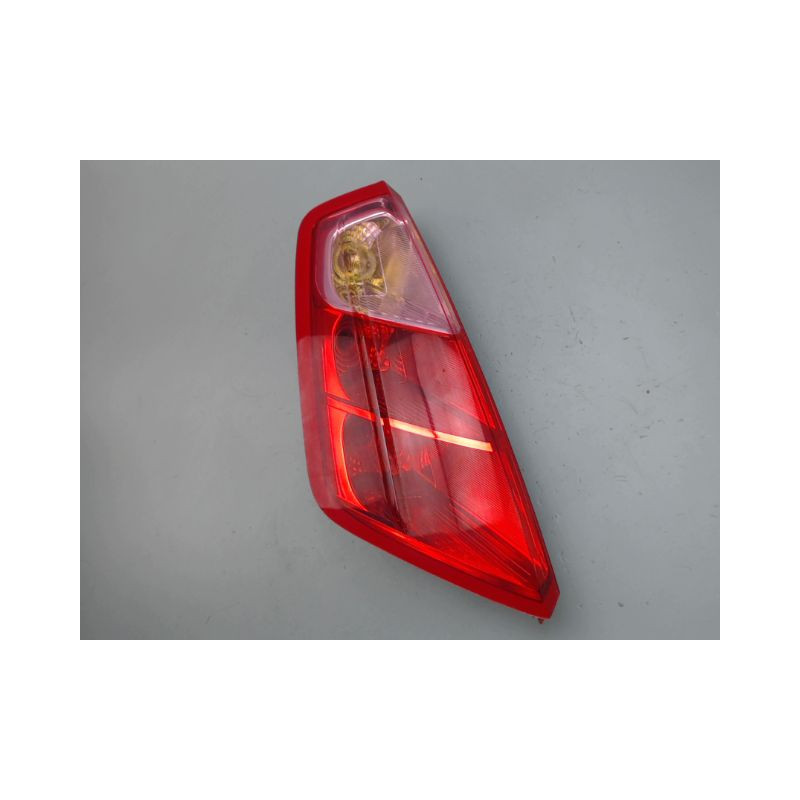 FEU ARRIERE GAUCHE  FIAT PUNTO