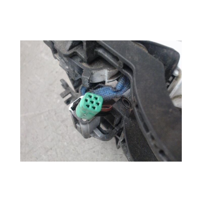 POIGNEE EXTERIEURE PORTE AVANT DROIT FORD KUGA