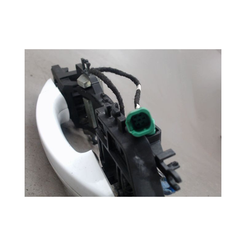 POIGNEE EXTERIEURE PORTE AVANT GAUCHE FORD KUGA