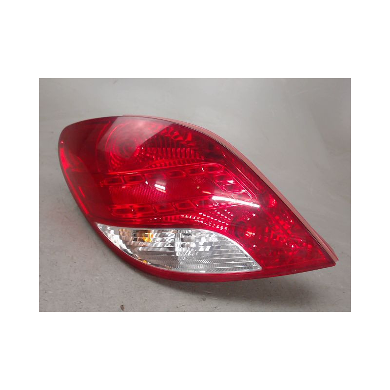 FEU ARRIERE GAUCHE  PEUGEOT 207