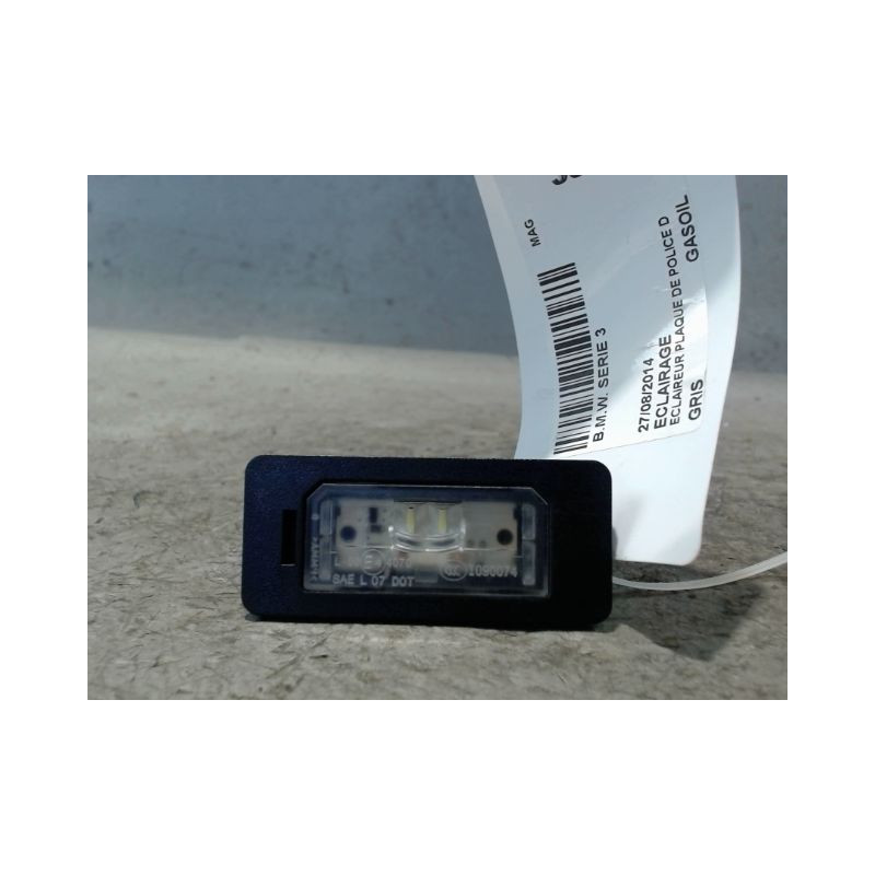 ECLAIREUR PLAQUE DE POLICE DROIT B.M.W. SERIE 3