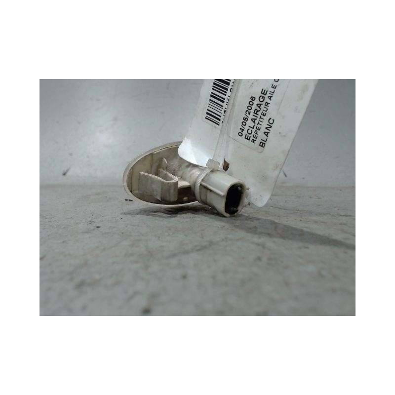 REPETITEUR AILE GAUCHE SUZUKI SWIFT