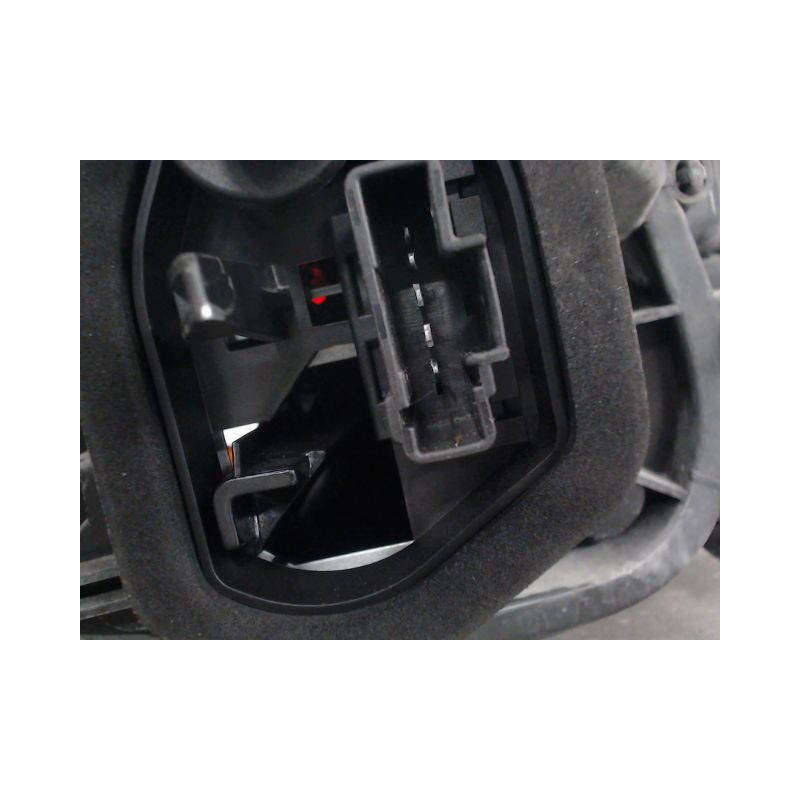 FEU ARRIERE DROIT PEUGEOT 208