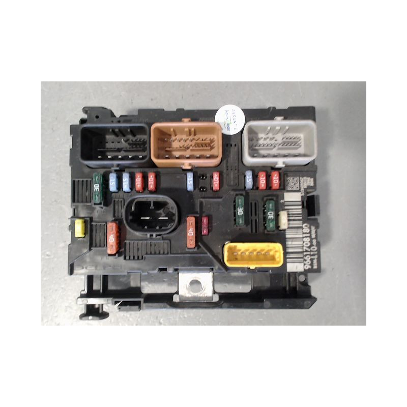 BOITE A FUSIBLES PEUGEOT 207 CC