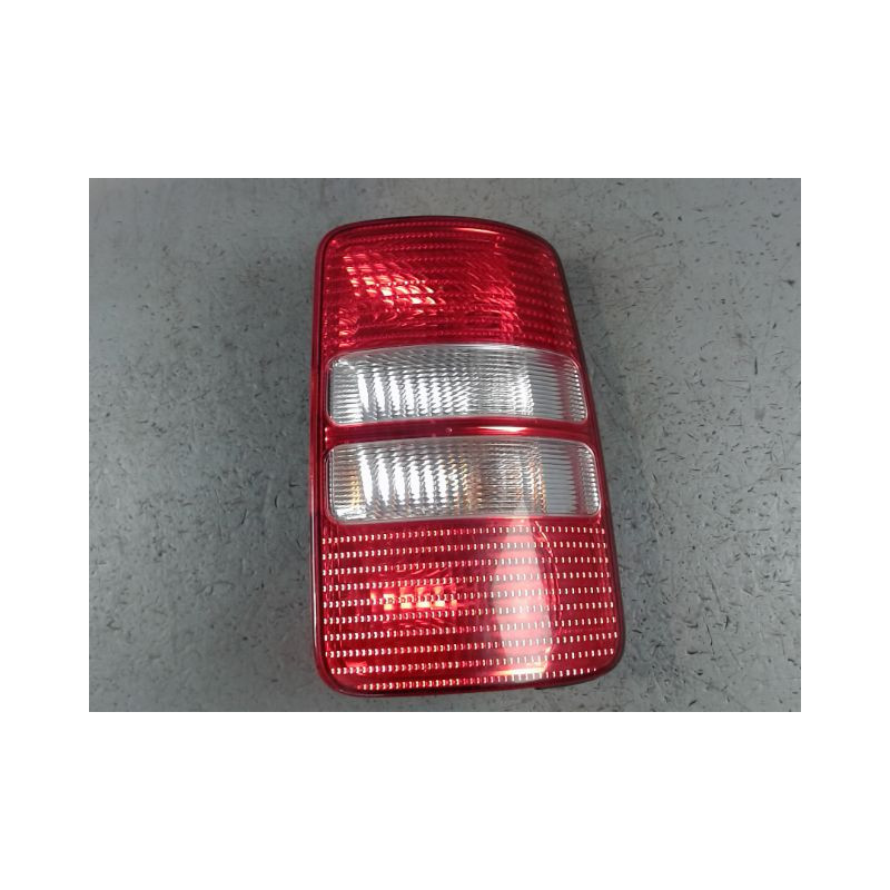 FEU ARRIERE DROIT VOLKSWAGEN CADDY VAN 2004-