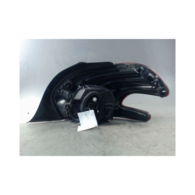 FEU ARRIERE GAUCHE  PEUGEOT 208