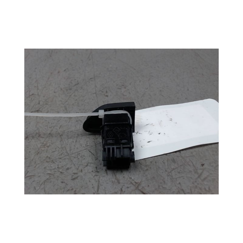 BOUTON DE WARNING RENAULT CAPTUR