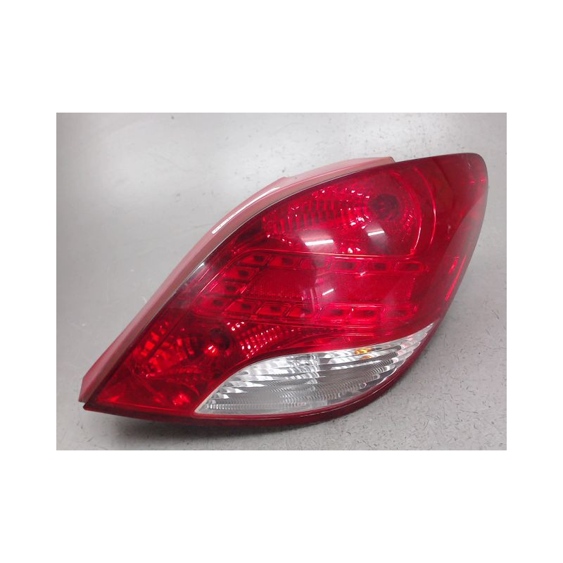 FEU ARRIERE GAUCHE  PEUGEOT 207