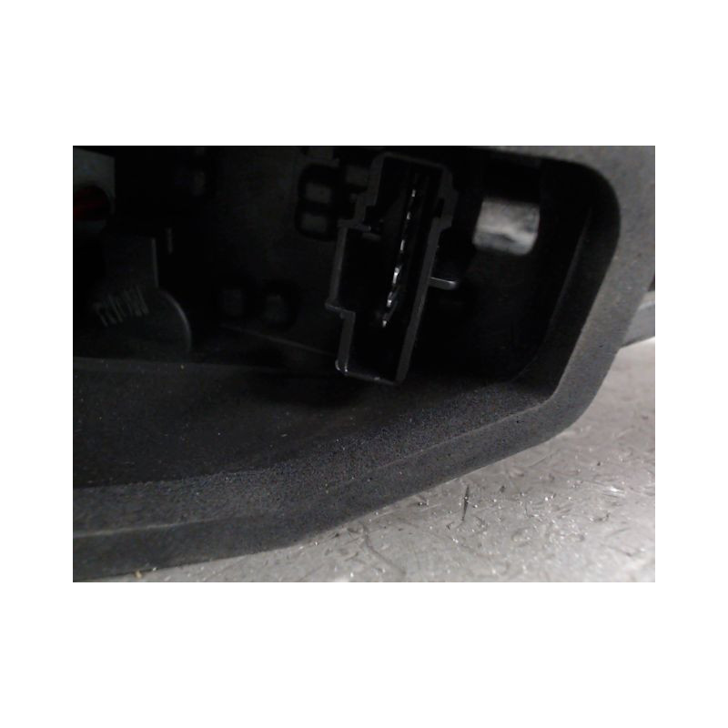 FEU ARRIERE GAUCHE  PEUGEOT 207