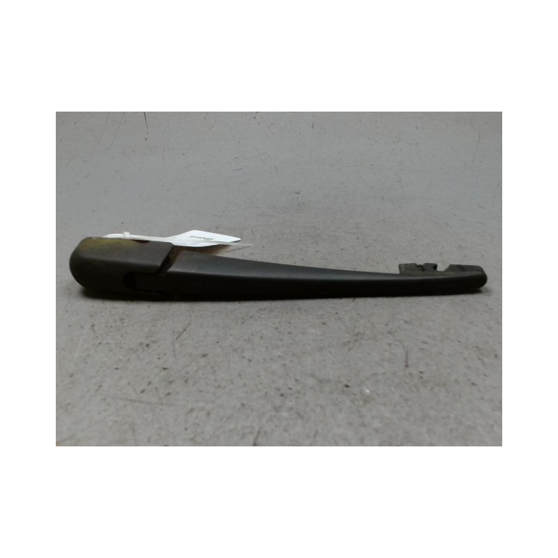 BRAS ESSUIE-GLACE ARRIERE SUZUKI SWIFT