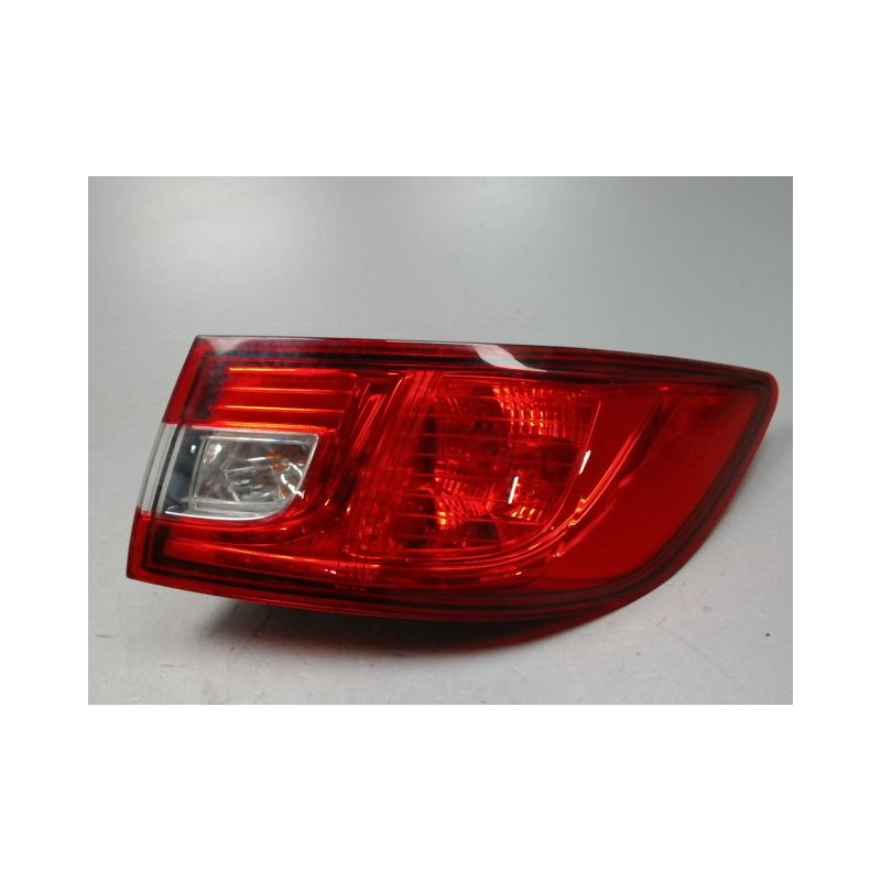 FEU ARRIERE DROIT RENAULT CLIO