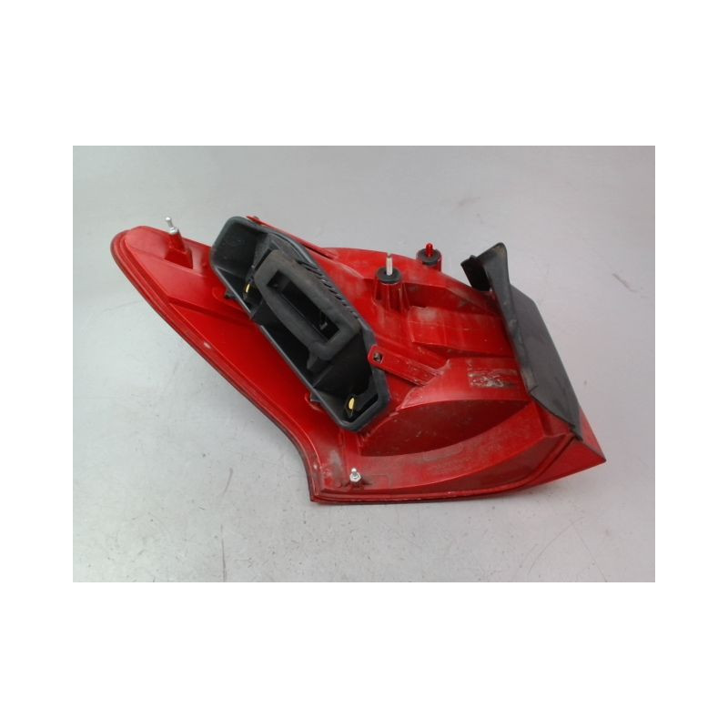FEU ARRIERE DROIT PEUGEOT 407 SW Phase 1 2004-2008