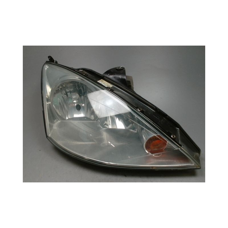 PHARE DROIT FORD FOCUS 98-04