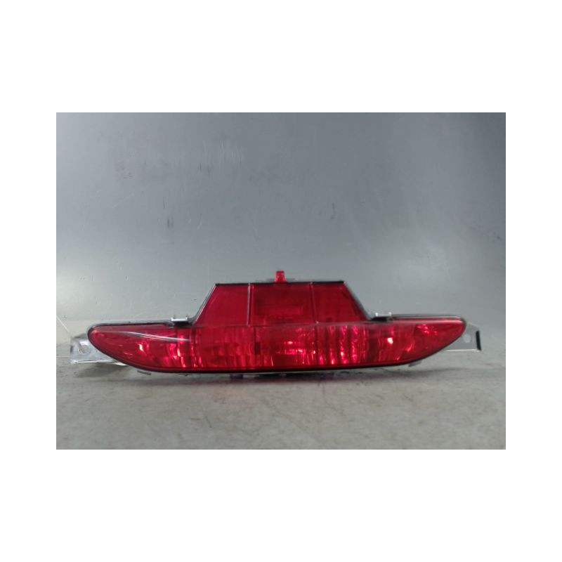 FEU BROUILLARD CENTRAL ARRIERE PEUGEOT 208