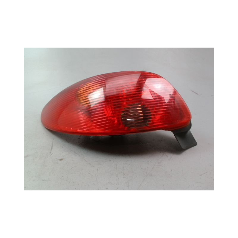 FEU ARRIERE GAUCHE  PEUGEOT 206 1998-2009