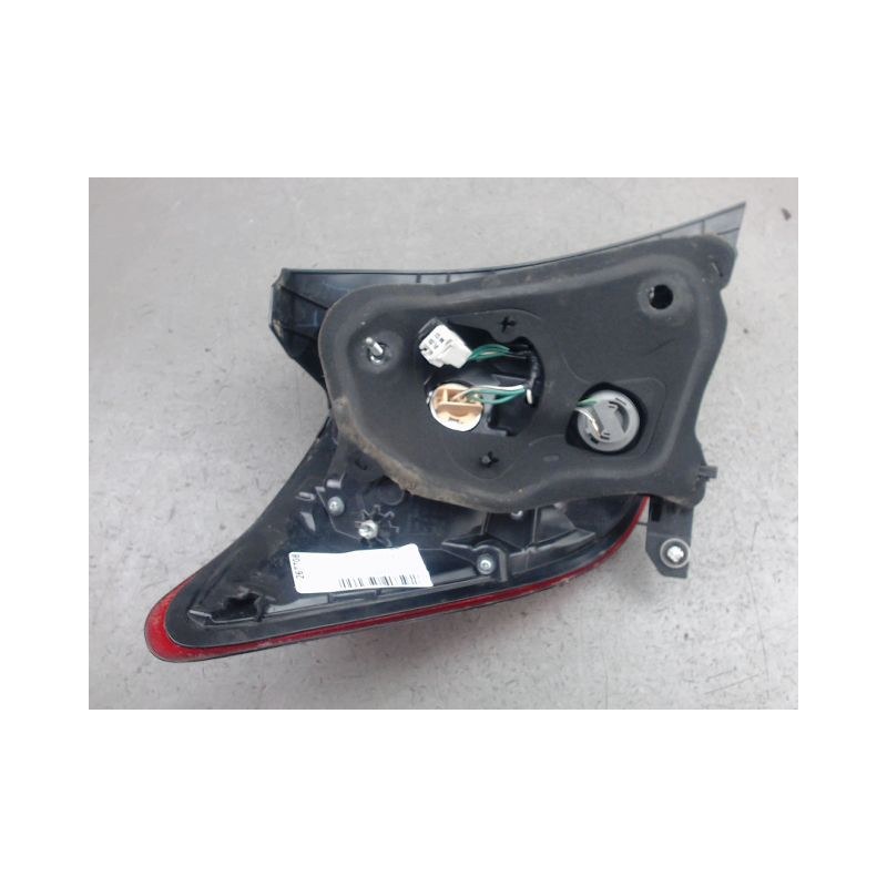 FEU ARRIERE DROIT TOYOTA YARIS