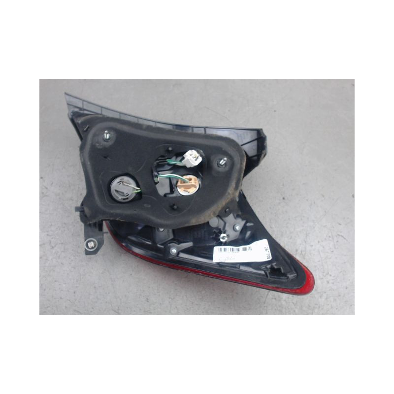 FEU ARRIERE GAUCHE  TOYOTA YARIS