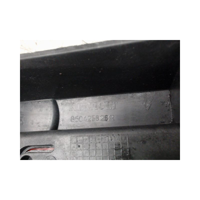 SUPPORT CENTRAL PARE-CHOC ARRIERE  RENAULT CAPTUR