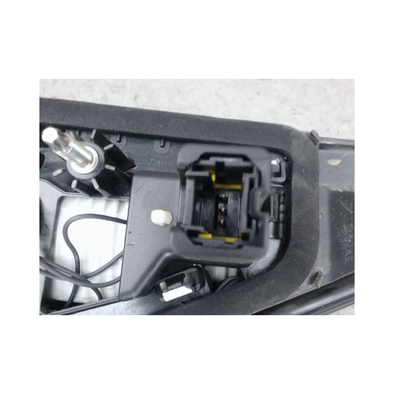 FEU ARRIERE INTERIEUR DROIT RENAULT MEGANE