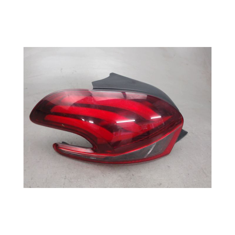 FEU ARRIERE GAUCHE  PEUGEOT 208