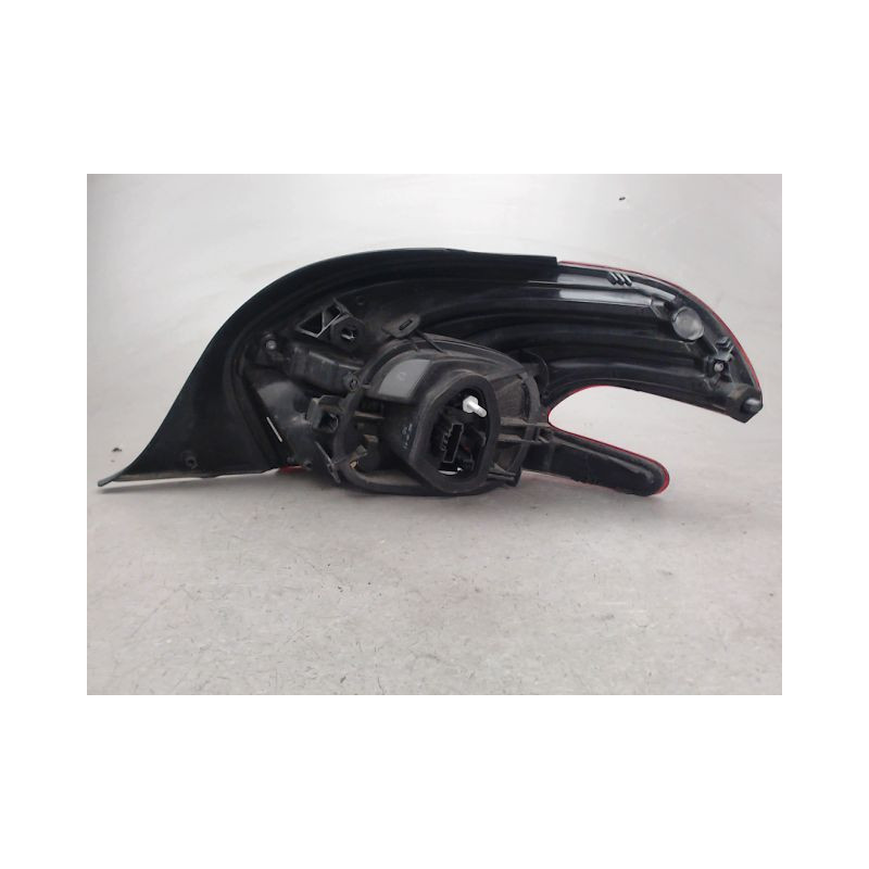 FEU ARRIERE GAUCHE  PEUGEOT 208
