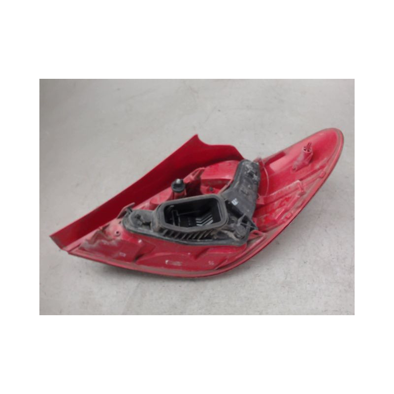 FEU ARRIERE GAUCHE  PEUGEOT 207