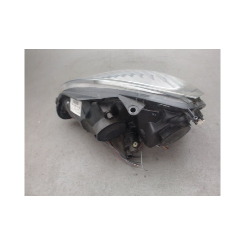 PHARE DROIT RENAULT CLIO