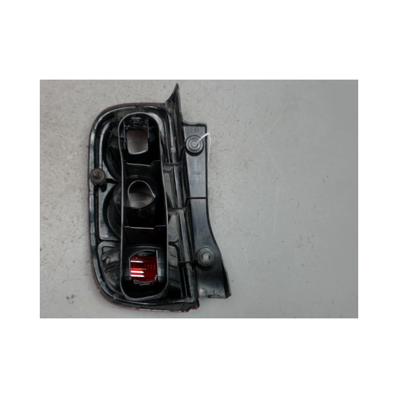 FEU ARRIERE DROIT NISSAN MICRA