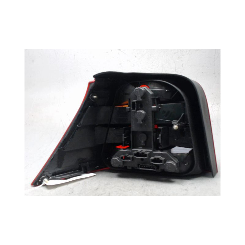 FEU ARRIERE DROIT VOLKSWAGEN GOLF IV 98-2004