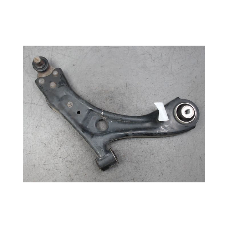 TRIANGLE INFERIEUR AVANT DROIT FORD FOCUS
