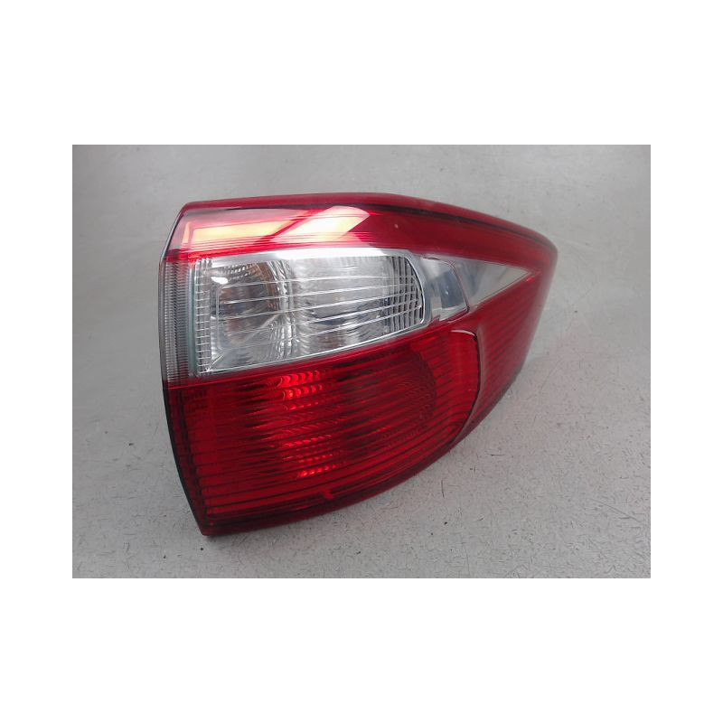 FEU ARRIERE DROIT FORD C-MAX