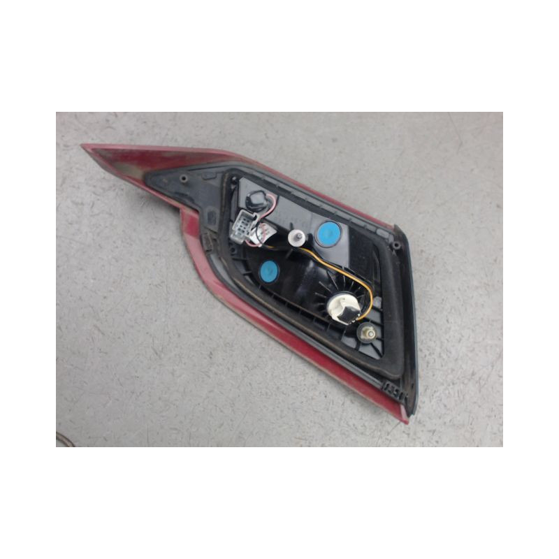 FEU ARRIERE INTERIEUR DROIT FORD FIESTA