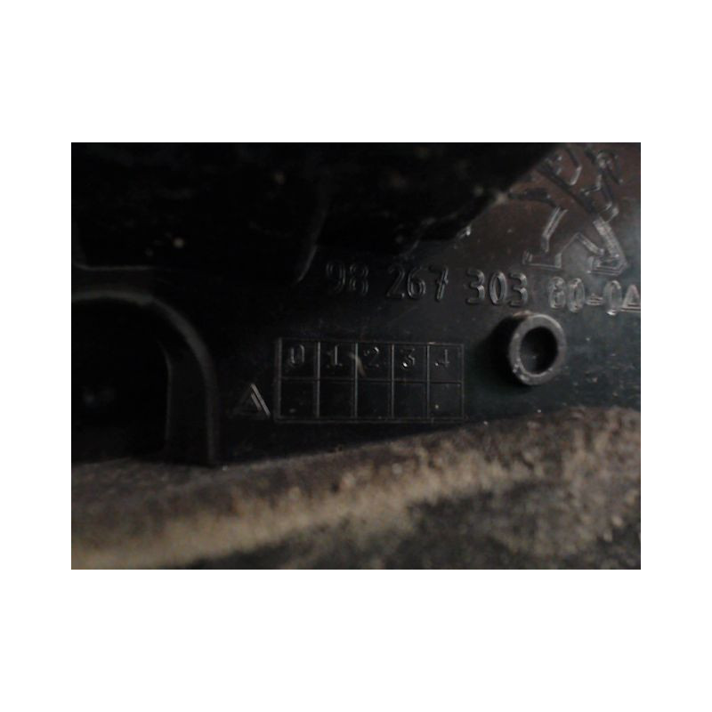 FEU ARRIERE DROIT PEUGEOT 2008