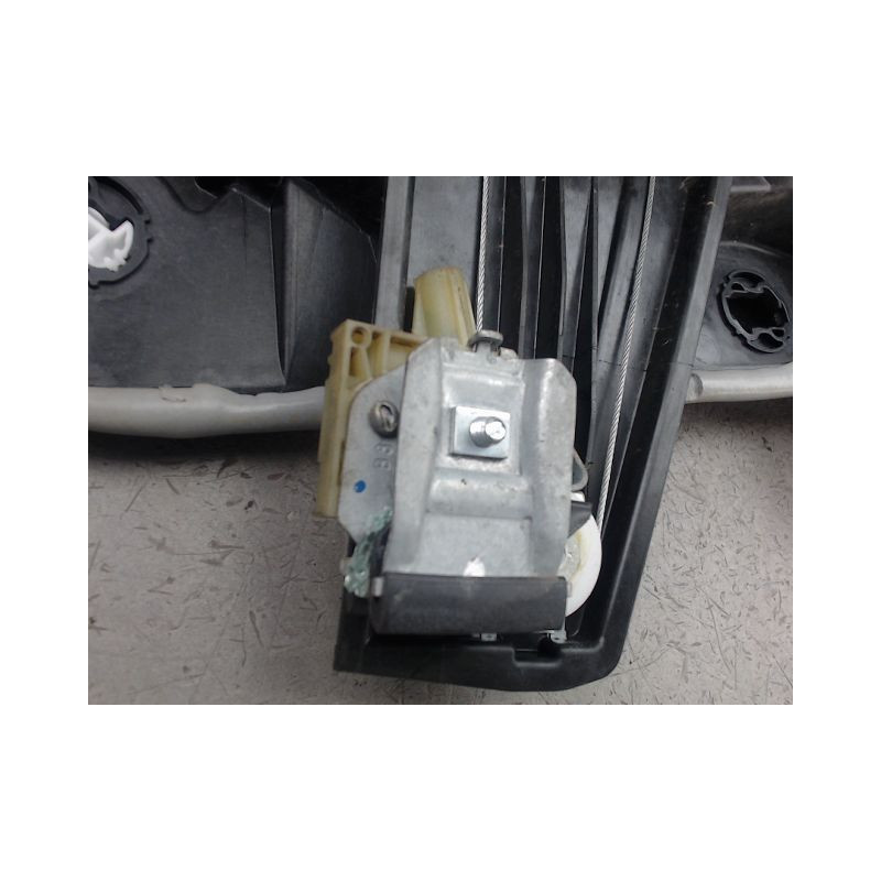 MECANISME LEVE-GLACE AVANT GAUCHE FORD FIESTA