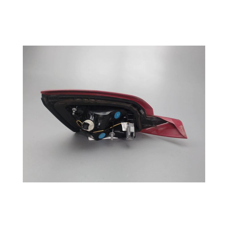 FEU ARRIERE INTERIEUR DROIT FORD FIESTA