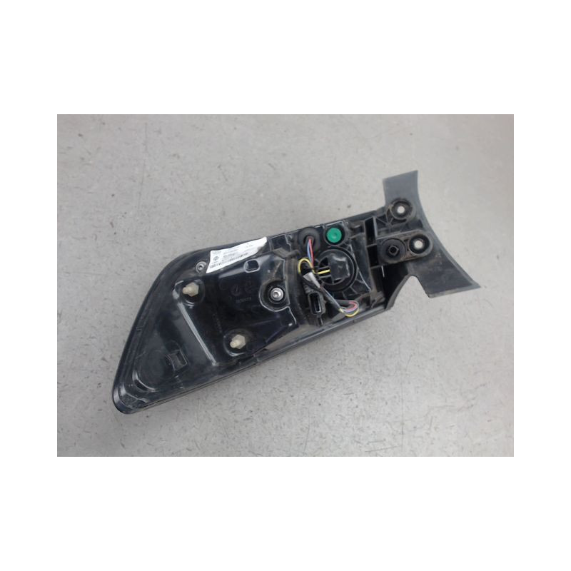 FEU ARRIERE GAUCHE  RENAULT CLIO