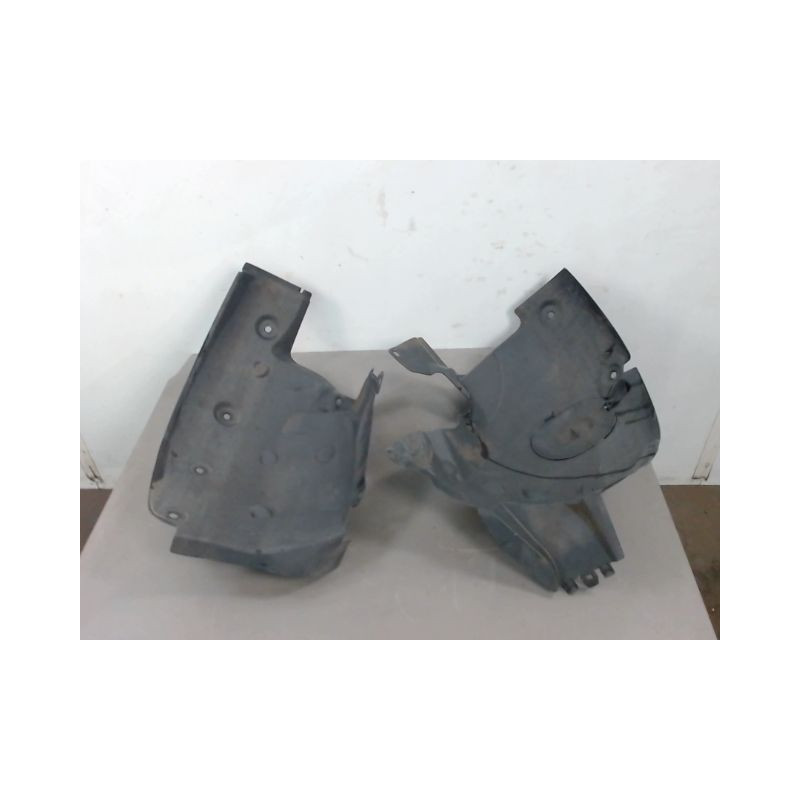 PARE-BOUE AVANT DROIT RENAULT KANGOO